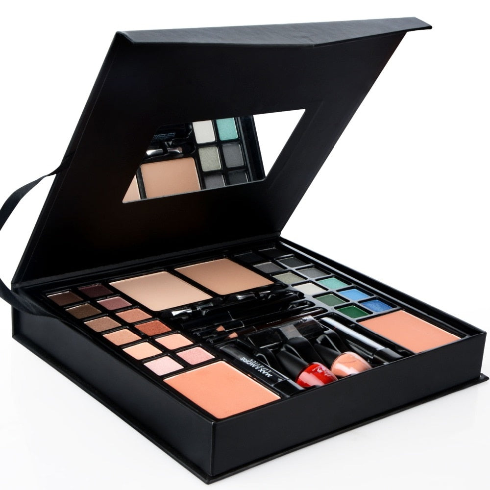 Brooklyn Born Exclusive 39pcs Make-Up Kit